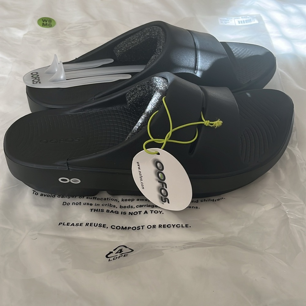 OOFOS OOCLOOG Unisex - Black